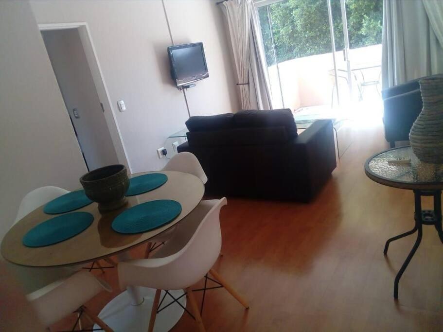 Daisy St -One Bedroom Apartment Johannesburg Eksteriør billede