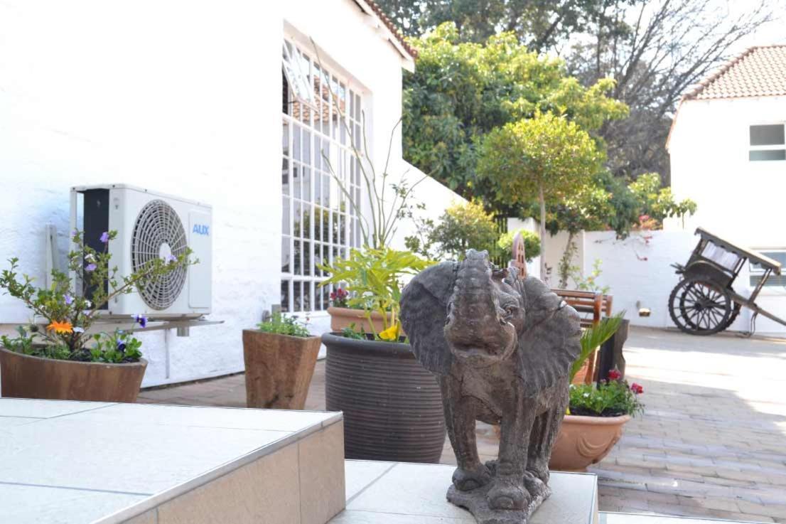 Daisy St -One Bedroom Apartment Johannesburg Eksteriør billede