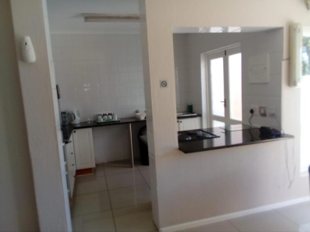 Daisy St -One Bedroom Apartment Johannesburg Eksteriør billede