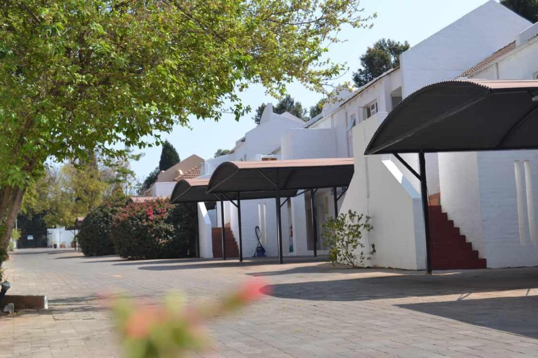 Daisy St -One Bedroom Apartment Johannesburg Eksteriør billede